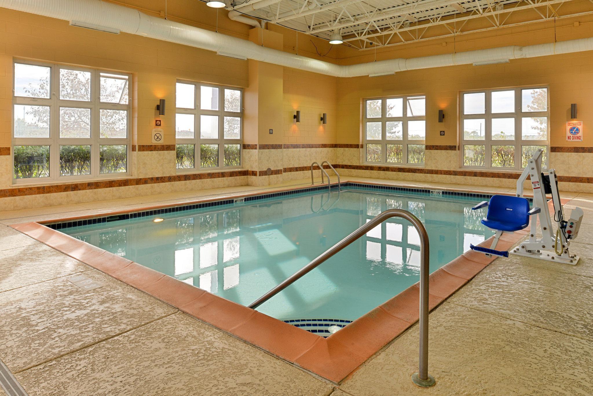 Holiday Inn Express Wixom By Ihg Buitenkant foto