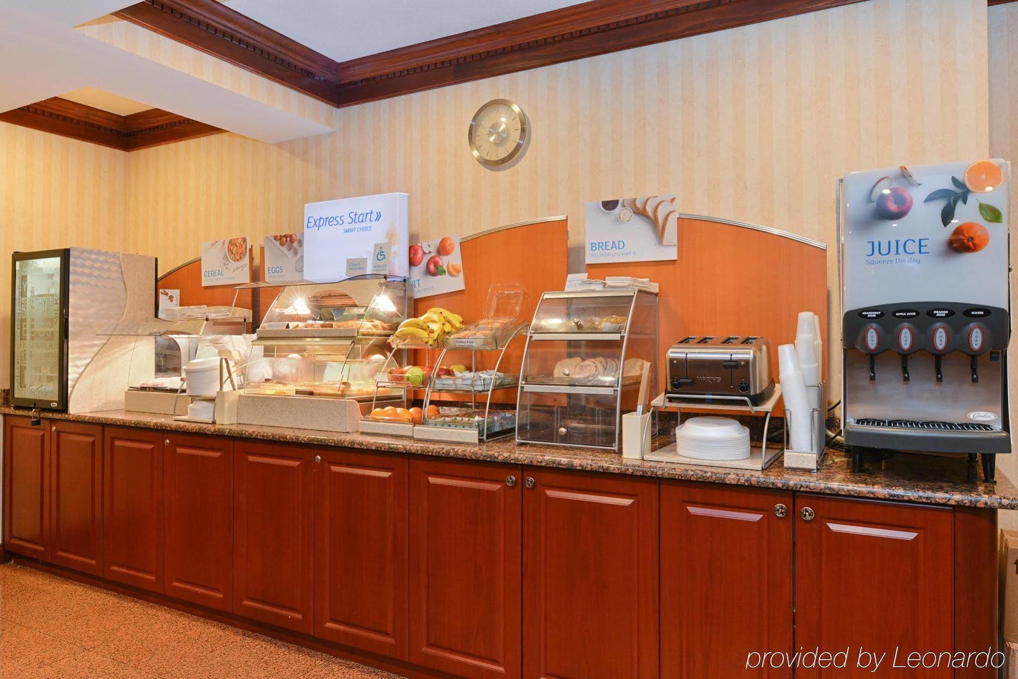 Holiday Inn Express Wixom By Ihg Buitenkant foto