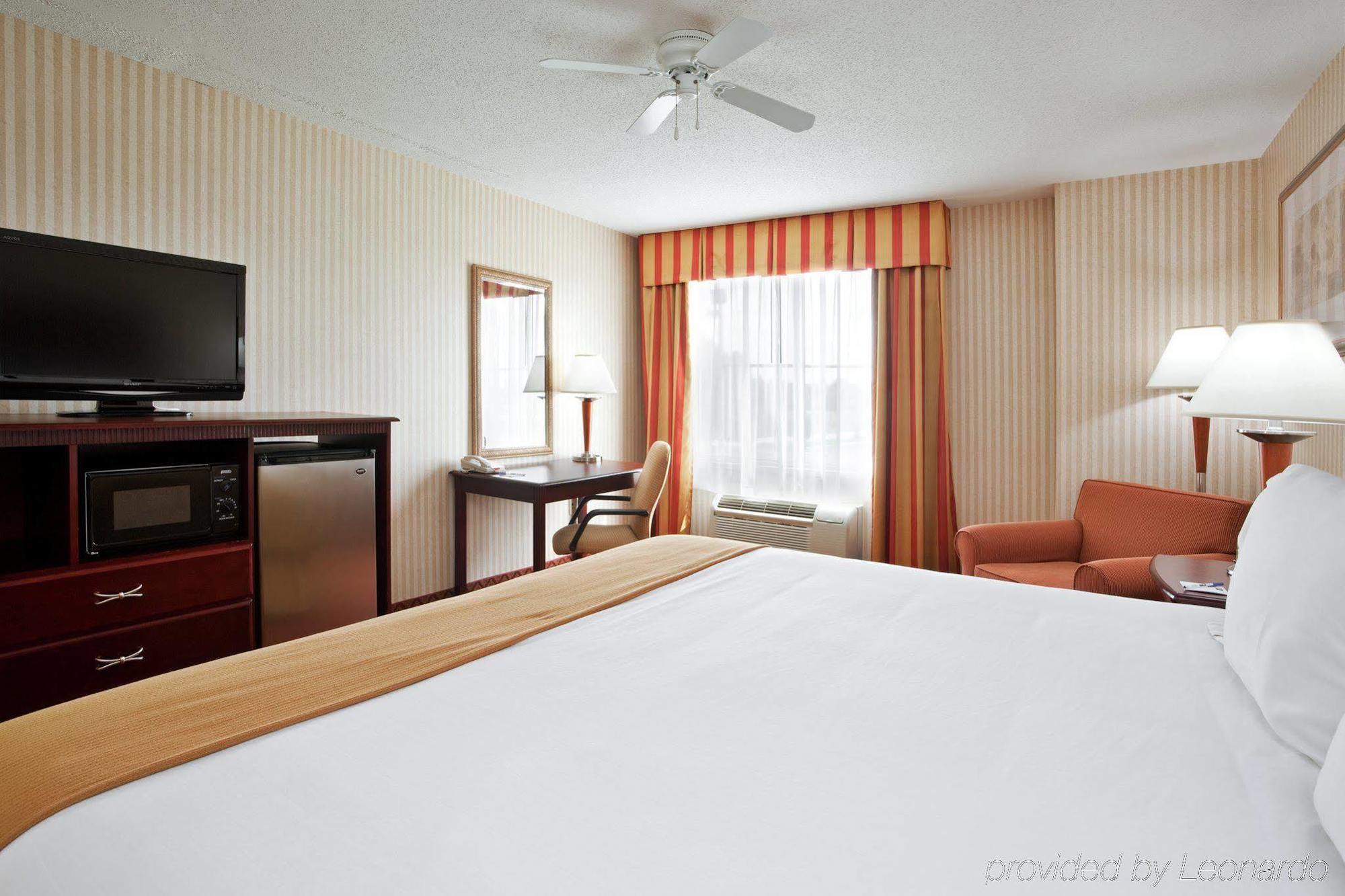 Holiday Inn Express Wixom By Ihg Kamer foto